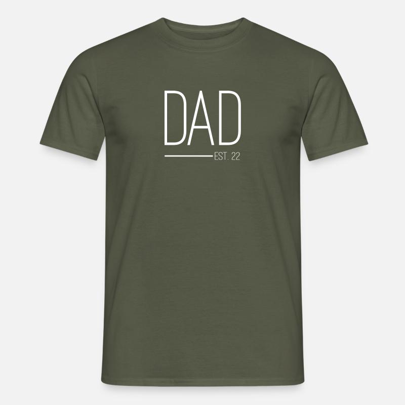 Dad established 22 white - Männer T-Shirt - Militärgrün