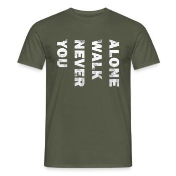 Vous ne marchez jamais seul - T-shirt homme - vert militaire - Devant - AI Model Male 178 light (178cm)