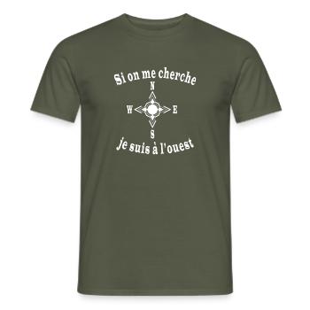 Humour et drôle rose des vents texte tête en l'air - T-shirt homme - vert militaire - Devant - AI Model Male 178 light (178cm)