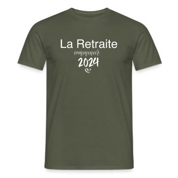 La Retraite commencer 2024 - T-shirt homme - vert militaire - Devant - AI Model Male 178 light (178cm)