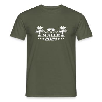 malle 2024 - Männer T-Shirt - Militärgrün - Vorne - AI Model Male 178 light (178cm)
