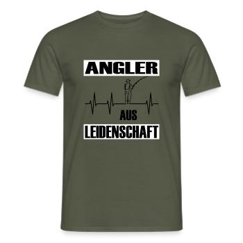 Angeln - Männer T-Shirt - Militärgrün - Vorne - AI Model Male 178 light (178cm)
