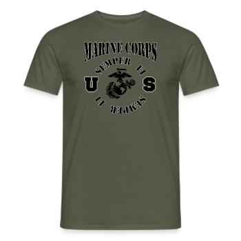 USMC - T-shirt homme - vert militaire - Devant - AI Model Male 178 light (178cm)