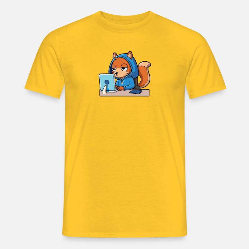Niedliches Hacker Eichhörnchen im Hoodie vorm PC - Männer T-Shirt - Gelb