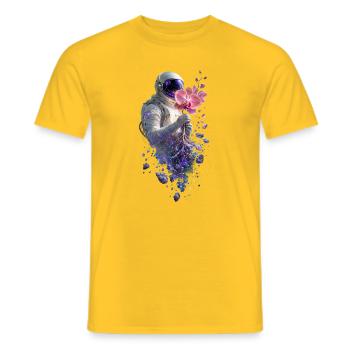 Kosmische Astronautin und Orchidee - Männer T-Shirt - Gelb - Vorne - AI Model Male 178 dark (178cm)