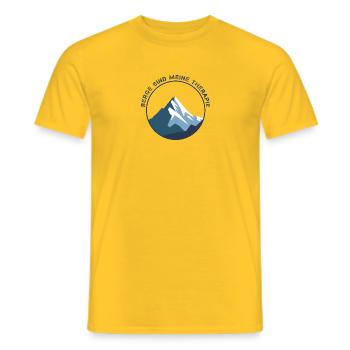 Berge sind meine Therapie - Männer T-Shirt - Gelb - Vorne - AI Model Male 178 dark (178cm)