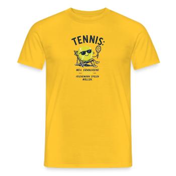 Tennis Chill: Erwachsene dürfen spielen - Männer T-Shirt - Gelb - Vorne - AI Model Male 178 dark (178cm)