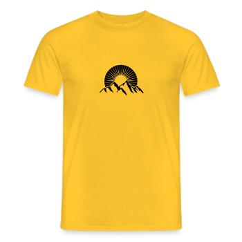 Belles montagnes avec soleil - T-shirt homme - jaune - Devant - AI Model Male 178 dark (178cm)