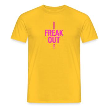 Freak Out - Männer T-Shirt - Gelb - Vorne - AI Model Male 178 dark (178cm)