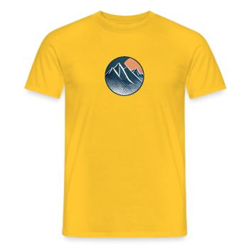 Graphique de montagne dessiné bleu avec rayures - T-shirt homme - jaune - Devant - AI Model Male 178 dark (178cm)