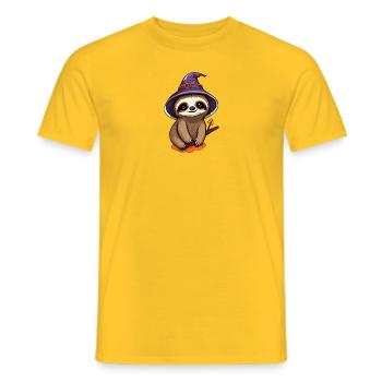 Niedliches Halloween Faultier mit Hexenhut. - Männer T-Shirt - Gelb - Vorne - AI Model Male 178 dark (178cm)