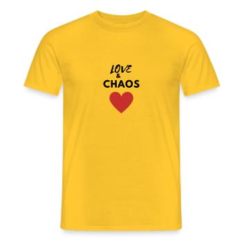 LOVE & CHAOS - Männer T-Shirt - Gelb - Vorne - AI Model Male 178 dark (178cm)