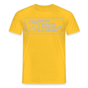 Sorry I'm Late – Funny Retro Sign - Men's T-Shirt - yellow - Front - AI Model Male 178 dark (178cm)