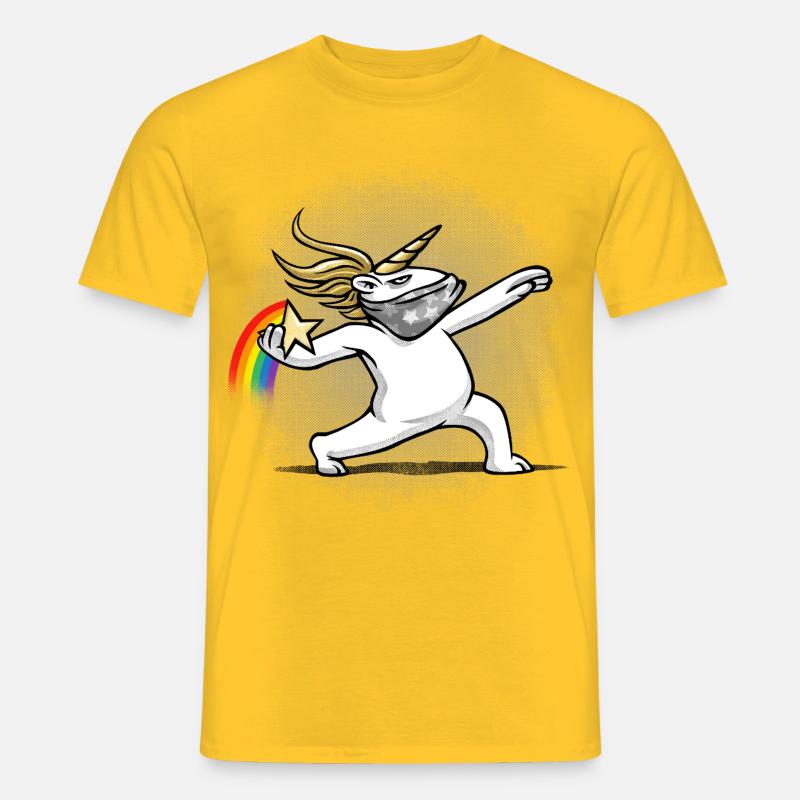 Einhorn wirft einen Regenbogen - Männer T-Shirt - Gelb