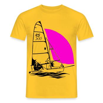 RS 500 Segeljolle Regatta segeln Segelsport farbig - Männer T-Shirt - Gelb - Vorne - AI Model Male 178 dark (178cm)