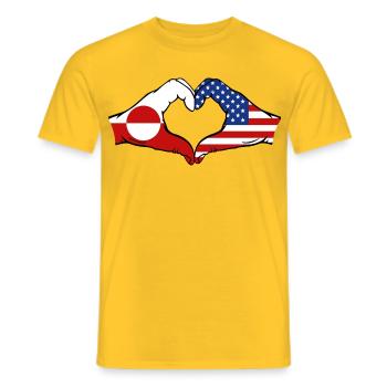 Drapeau des États-Unis Mains Forme de cœur - T-shirt homme - jaune - Devant - AI Model Male 178 dark (178cm)