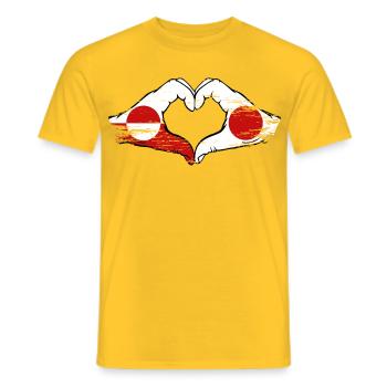 Drapeau du Groenland-Japon Mains en forme de cœur utilisé - T-shirt homme - jaune - Devant - AI Model Male 178 dark (178cm)