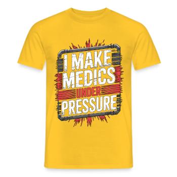 Paramédic : Je suis secouriste sous les services d’urgence - T-shirt homme - jaune - Devant - AI Model Male 178 dark (178cm)