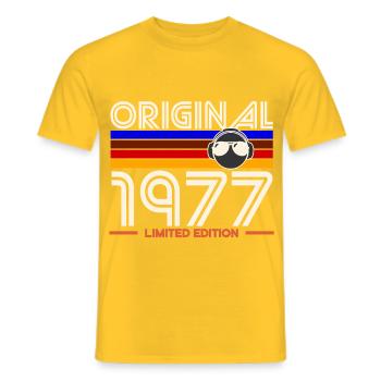 Original 1977 Limited Edition Vintage - T-shirt homme - jaune - Devant - AI Model Male 178 dark (178cm)