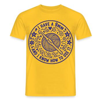 Crochet Lover Knitting Ich habe eine 9mm. - Männer T-Shirt - Gelb - Vorne - AI Model Male 178 dark (178cm)