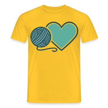 Lustige Häkelgarnliebhaber Herz-Häkelnadel - Männer T-Shirt - Gelb - Vorne - AI Model Male 178 dark (178cm)