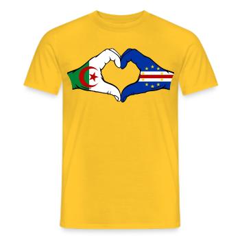 Algerien Kap Verde Flagge Hände Herzform - Männer T-Shirt - Gelb - Vorne - AI Model Male 178 dark (178cm)