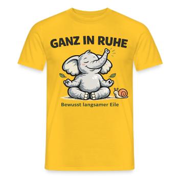 Ganz in Ruhe – Elefant für mehr Gelassenheit - Männer T-Shirt - Gelb - Vorne - AI Model Male 178 dark (178cm)