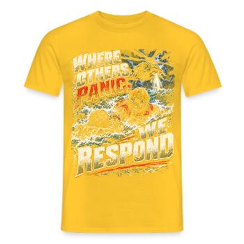 Rettungsschwimmer Where Others Panic We Respond - Männer T-Shirt - Gelb - Vorne - AI Model Male 178 dark (178cm)
