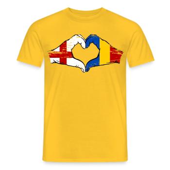 England Rumänien Flagge Hände Herzform used - Männer T-Shirt - Gelb - Vorne - AI Model Male 178 dark (178cm)