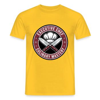 Executive Chef mit gekreuzten Messern und Hutabzeichen Geschenk - Männer T-Shirt - Gelb - Vorne - AI Model Male 178 dark (178cm)