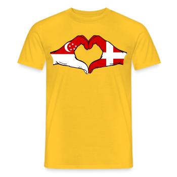 Singapour Danemark drapeau mains forme coeur - T-shirt homme - jaune - Devant - AI Model Male 178 dark (178cm)