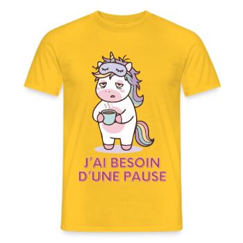 Licorne Fatiguée – Cadeau Humour - T-shirt homme - jaune - Devant - AI Model Male 178 dark (178cm)