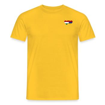 Ungarn Armenien Flagge Herz - Männer T-Shirt - Gelb - Vorne - AI Model Male 178 dark (178cm)