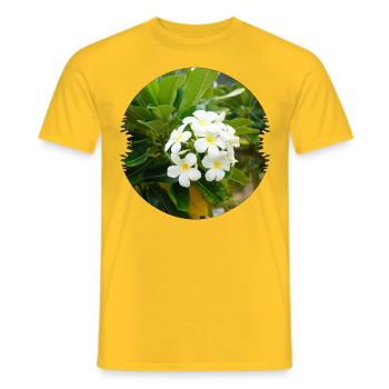 Plumeria est une fleur exotique et parfumée - T-shirt homme - jaune - Devant - AI Model Male 178 dark (178cm)