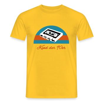 Kind der 90er Kassette - Männer T-Shirt - Gelb - Vorne - AI Model Male 178 dark (178cm)