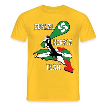 euskal herria design 133 - T-shirt homme - jaune - Devant - AI Model Male 178 dark (178cm)