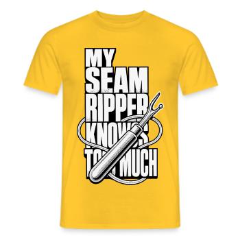 Nähen – My Seam Ripper Knows Too Much - Männer T-Shirt - Gelb - Vorne - AI Model Male 178 dark (178cm)