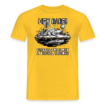 Croccalling ist kein triviales Vergehen: Alligator - Männer T-Shirt - Gelb - Vorne - AI Model Male 178 dark (178cm)