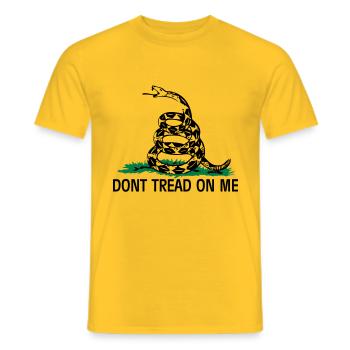 Gadsden Flag - Männer T-Shirt - Gelb - Vorne - AI Model Male 178 dark (178cm)
