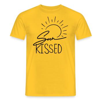 sun kissed - Männer T-Shirt - Gelb - Vorne - AI Model Male 178 dark (178cm)