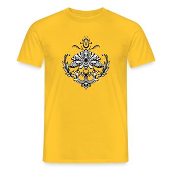 Falter mit Wicca Symbol und Dekorationen - Männer T-Shirt - Gelb - Vorne - AI Model Male 178 dark (178cm)