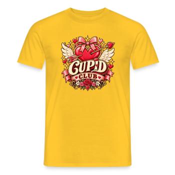 Cupid Club – Romantisches Herz mit Flügeln - Männer T-Shirt - Gelb - Vorne - AI Model Male 178 dark (178cm)