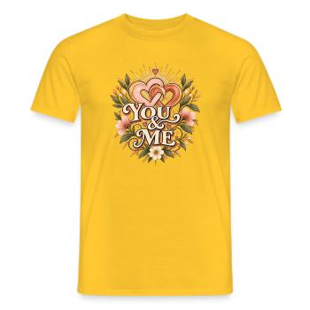 You & Me – Verbundene Herzen - Männer T-Shirt - Gelb - Vorne - AI Model Male 178 dark (178cm)