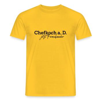 Chefkoch außer Dienst - jetzt Feinschmecker - Männer T-Shirt - Gelb - Vorne - AI Model Male 178 dark (178cm)