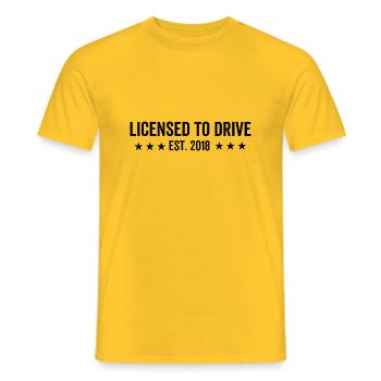 Permis de conduire est. 2018 - T-shirt homme - jaune - Devant - AI Model Male 178 dark (178cm)