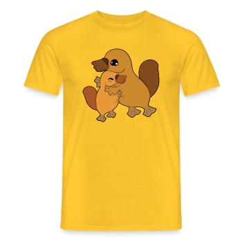 Étreinte de la famille Ornithorynque - T-shirt homme - jaune - Devant - AI Model Male 178 dark (178cm)