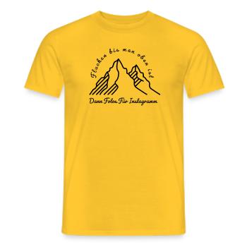 Begeisterte Wanderer - Männer T-Shirt - Gelb - Vorne - AI Model Male 178 dark (178cm)