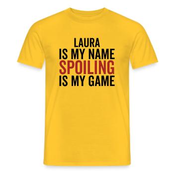 Laura est mon nom Spoiling est mon jeu - T-shirt homme - jaune - Devant - AI Model Male 178 dark (178cm)