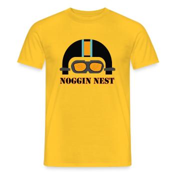 Motorradhelm,"Noggin Nest" - Männer T-Shirt - Gelb - Vorne - AI Model Male 178 dark (178cm)