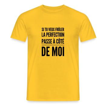 Perfection humour - T-shirt homme - jaune - Devant - AI Model Male 178 dark (178cm)